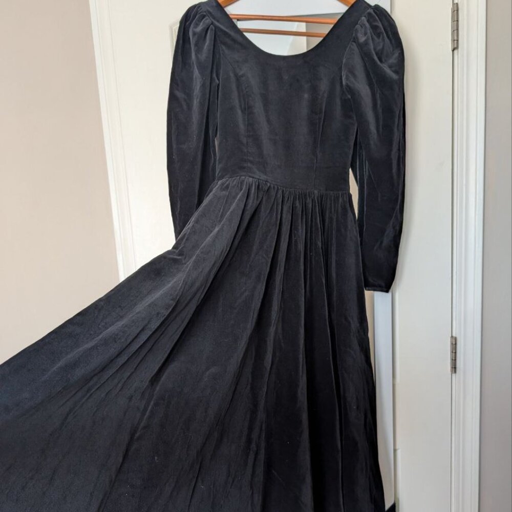 Vintage Laura Ashley Black Velvet Dress Puff Sleeves Size USA 6 / UK 8 / EUR 34 - Picture 5 of 17